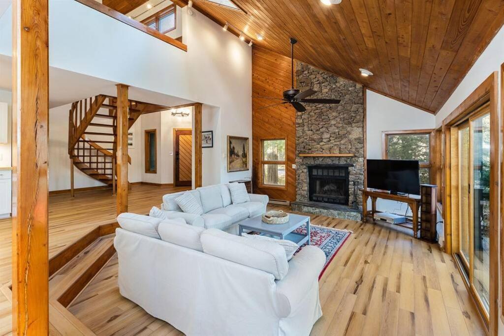 7Th Hole Chalet At Wintergreen Resort Hot Tub, Sauna & 3 Fireplaces Exterior foto