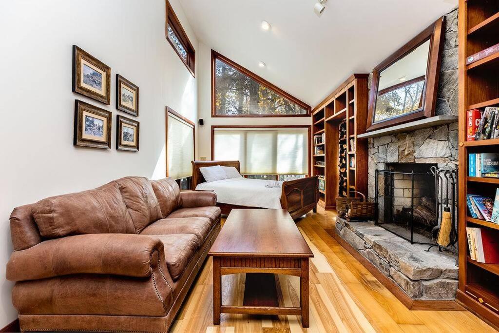 7Th Hole Chalet At Wintergreen Resort Hot Tub, Sauna & 3 Fireplaces Exterior foto
